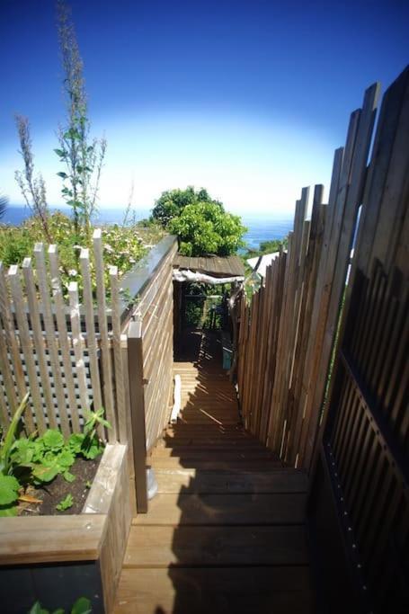Bungalow Ecologique Avec Toilettes Seches Leu Kabanon Vue Mer Saint-Leu Esterno foto